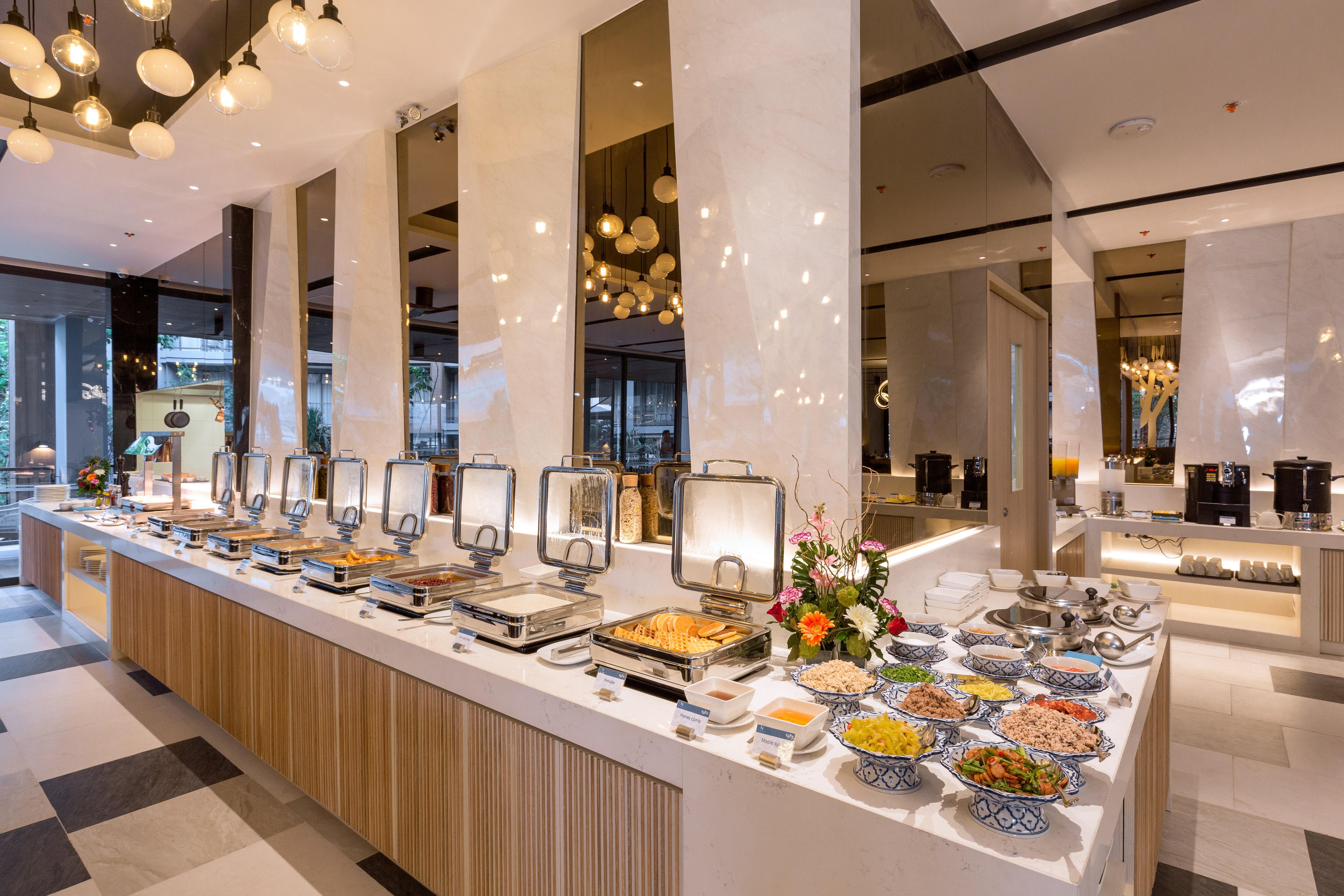 The Nature Phuket - Sha Extra Plus Exterior foto A buffet at a hotel