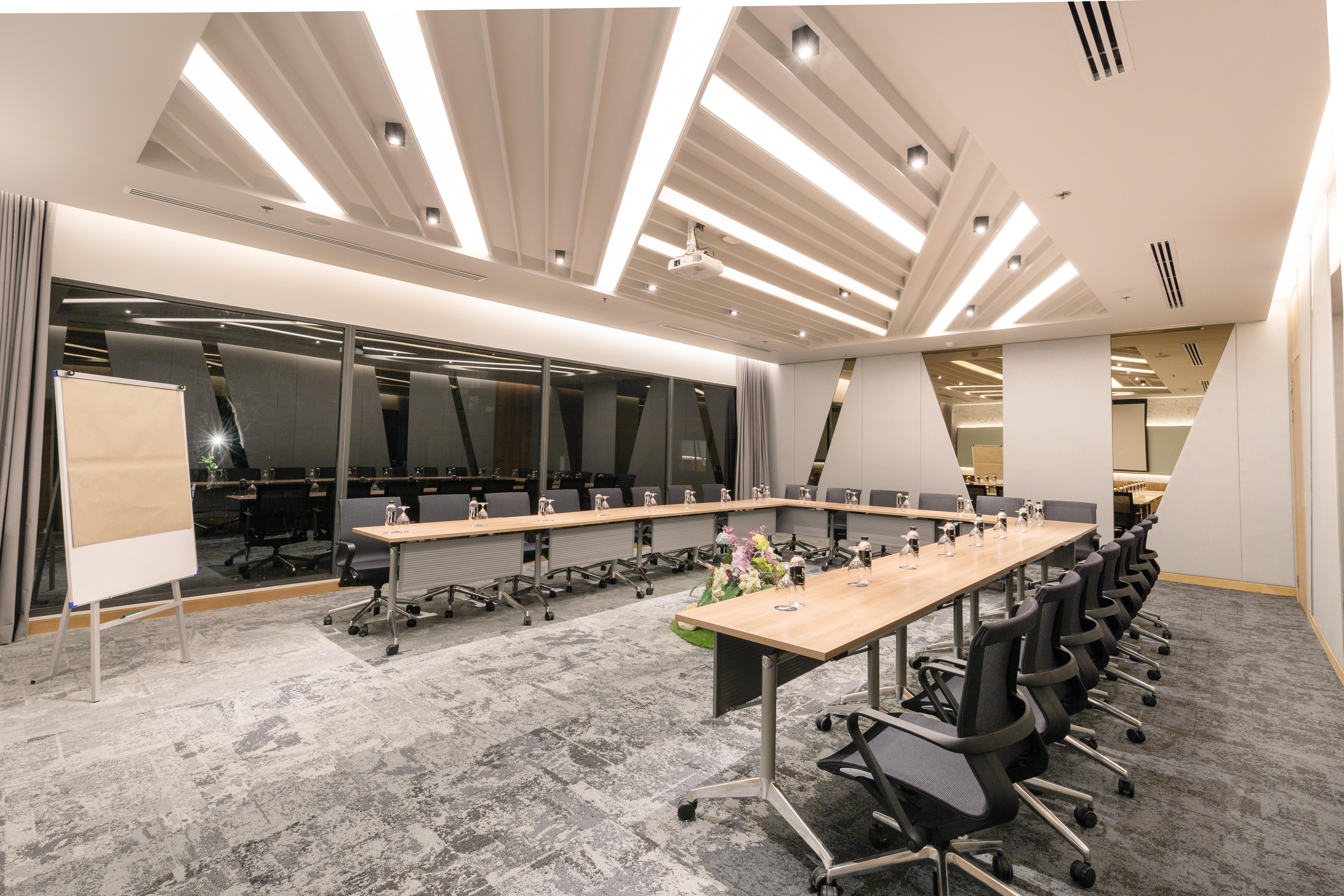 The Nature Phuket - Sha Extra Plus Exterior foto Meeting room
